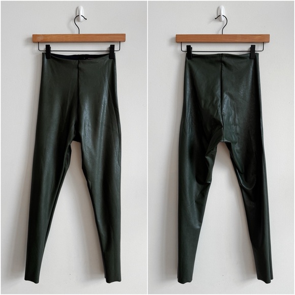 🏷️ SOLD • COMMANDO • Perfect Control Faux Leather Leggings in Pine • Medium - Picture 2 of 10